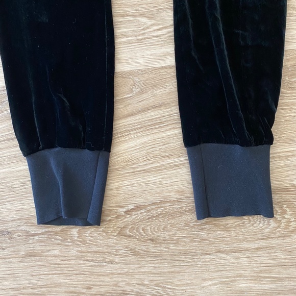 Ann Demeulemeester Black Velvet Joggers - Picture 4 of 7